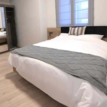 Umbrella Street Center Luxury 2 Bedroom Bucharest Exterior photo
